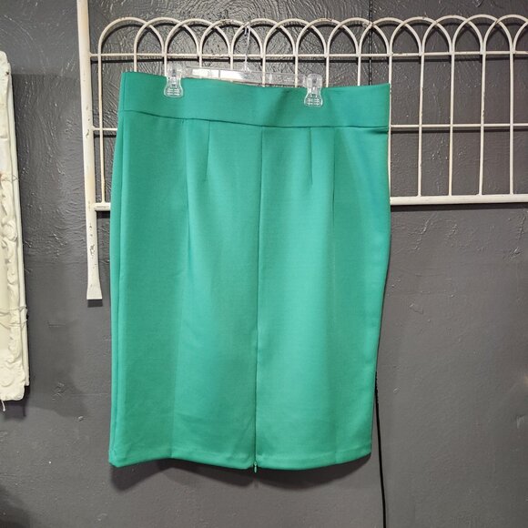Size 20 Eloquii Emerald Green Skirt with mini zipper - Picture 3 of 6